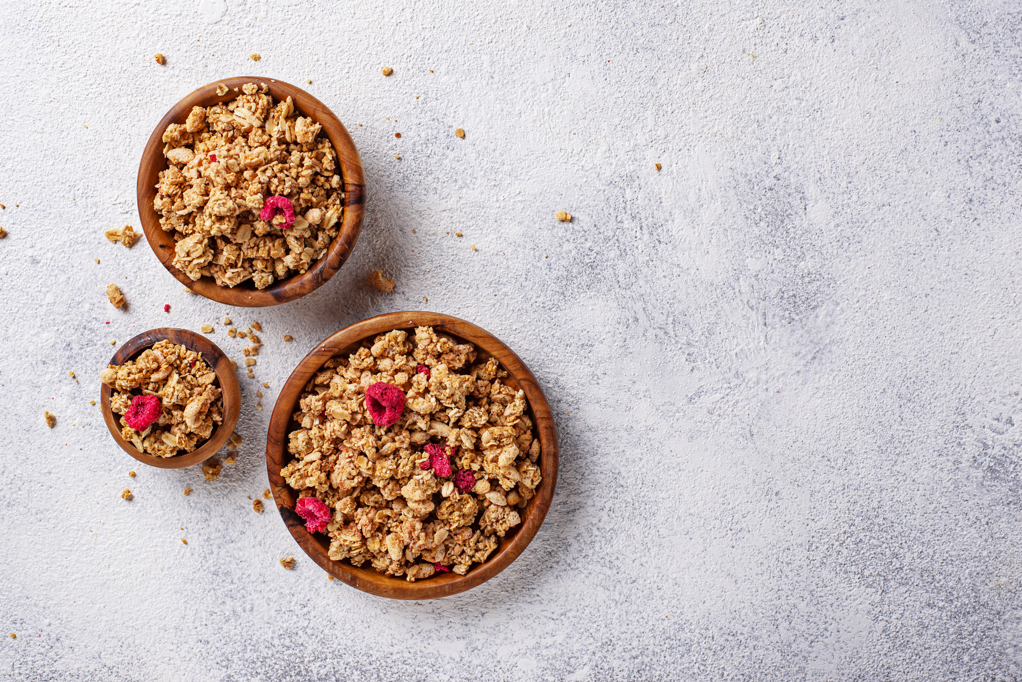 Homemade granola with dried berry - オーガニック素材を使用した無添加の2960グラノーラ